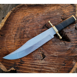 Cuchillo Bowie Artesanal para Caza con Guardacuchillo de Latón y Mango de Madera – Hoja Pulida para Uso en Exteriores - Product Image 5