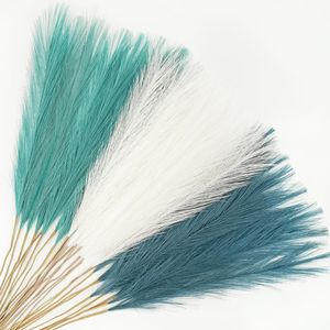 150 Pezzi di Fiori Artificiali Blu Teal Soffici, Steli Corti di Pampas Finta da 55 cm, Erba Sintetica Colorata per Decorazioni e Riempimento Vasi - Product Image 1