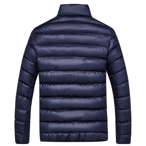 Blouson matelassé bleu marine pour homme, doublure en coton, col montant, fermeture éclair, coupe-vent, vêtement d'extérieur décontracté pour l'hiver, logo non tissé sur le devant - Product Image 2