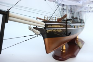 Maqueta de Barco de Madera Hecha a Mano CUTTY SARK EDICIÓN ESPECIAL, Color Dorado Metálico, Pintada, para Decoración Navideña del Hogar - Product Image 5