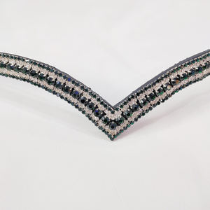 Diadema para Caballo de Cuero Italiano con Cristales Verdes Oscuros y Blancos en Forma de V, Accesorio Ecuestre Premium para Exhibición - Product Image 1