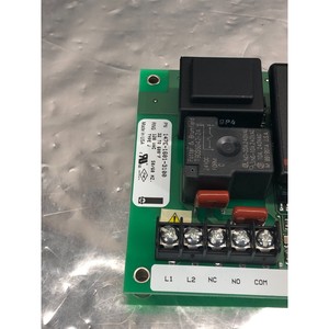 ตัวควบคุมอุณหภูมิ Watlow รุ่น147E-1601-3100 – อุปกรณ์และชิ้นส่วนเซมิคอนดักเตอร์ระดับโลกที่เชื่อถือได้พร้อมประวัติความเป็นมาอันยาวนาน - Product Image 1
