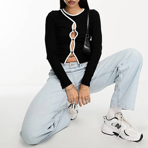 Pull décontracté pour femme en coton tricoté à col rond et manches longues, simple boutonnage, nouvelle collection automne 2025 – Vente en gros pour boutiques - Product Image 3