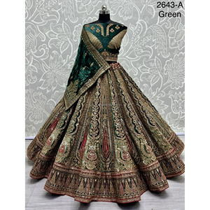 Robe de mariée Anarkali asymétrique en mousseline bordeaux délicate, brodée de perles, col en V, manches longues, taille princesse, avec dentelle faite main - Product Image 3