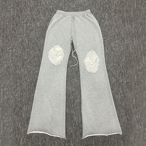 2026 Pantalons de jogging personnalisés pour homme, coupe droite, jambe large, style baggy, avec appliques graphiques et patchs brodés, effet délavé à l'acide, style évasé - Product Image 1