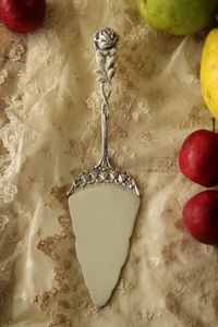 Silver Cake Server Set With <b>Bow</b> Design Polished Metal Wedding Utensils Dishwasher Safe Modern <b>Gifting</b> - Product Image 3