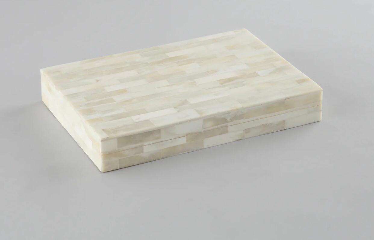 Identique à l'image