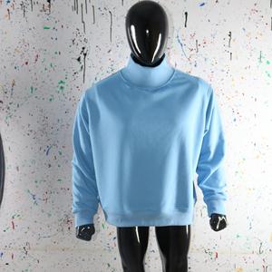 Sweat-shirt à col montant bleu ciel, 100% bleu marine, broderie appliquée, col large, fils fins - Product Image 3