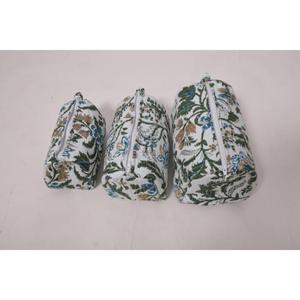 Pochette à maquillage en coton à imprimé floral, pochette cosmétique faite à la main, trousse de toilette à fermeture éclair, organiseur de voyage floral - Product Image 3