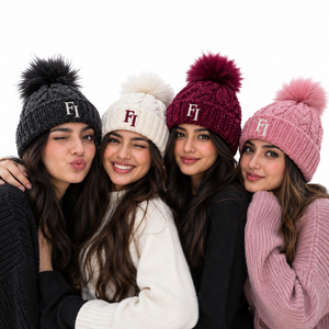 Bonnet d'hiver tricoté pour femme de haute qualité avec pompon coloré, revers côtelé, logo brodé personnalisé, casquette tendance, fournisseur B2B en gros - Product Image 4