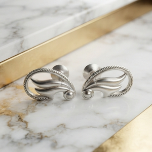 DIVYORO FEATHERED CURVE <b>STUDS</b> EARRING - Product Image 2