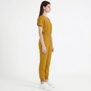 Tenue Médicale Durable et Confortable : Collection de Vêtements Professionnels pour le Personnel Hospitalier et les Équipes de Soins - Product Image 4