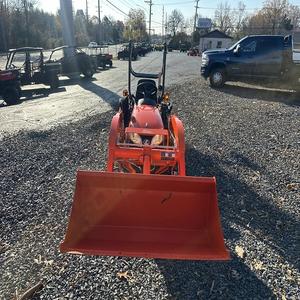 Livraison rapide - Tracteur miniature Kubota BX1880 disponible dès maintenant - Offre de gros - Tracteur de qualité supérieure - Idéal pour les petites exploitations agricoles - Product Image 1