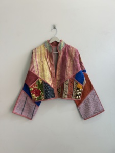 Kantha Vintage <b>Patchwork</b> Embroidered Spandex/Cotton Women's Full Sleeve Reversible Jacket with Contrast Color Design for Autumn - Product Image 3