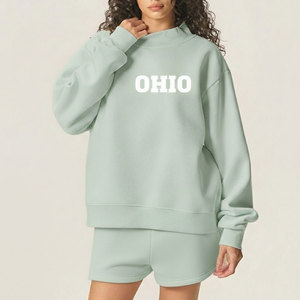 Conjunto Deportivo Personalizado OEM para Mujer, Sudadera de Manga Larga con Cuello Redondo y Pantalones Cortos, Ropa de Invierno de Primera Calidad - Product Image 4