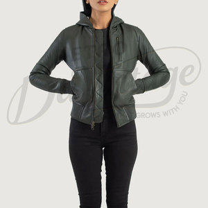 Chaqueta de aviador de cuero genuino negro desgastado para mujer con ribete de piel sintética blanca, corte ajustado, abrigo de invierno de piel de oveja premium para motociclista - Product Image 6
