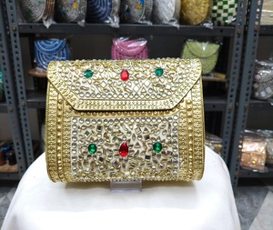 Bolso de Mano Tipo Clutch para Mujer, Estilo Indio, Chapado en Oro, Hecho a Mano en Metal, del Estado de Uttar Pradesh - Product Image 2