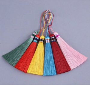 Pompons décoratifs faits à la main pour vêtements de mode, sacs, bijoux et artisanat – Fournisseur de pompons de qualité supérieure – Fabriqué en Inde - Product Image 3