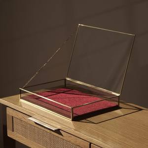 Impresionante organizador de joyas de metal y vidrio que transforma tus accesorios preciosos en una exhibición lujosa de elegancia. - Product Image 6