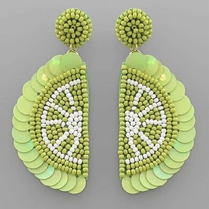 Pendientes de Fresa Lily Posh con Cuentas y Adornos Hechos a Mano de la marca BaubleBar - Product Image 6