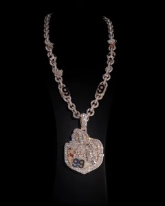 Colgante de Moissanita VVS Chapado en Oro Rosa con Incrustaciones de Diamantes, Estilo Hip Hop de Jugador de Fútbol de Dibujos Animados, con Grabado de Letras Personalizado - Product Image 2