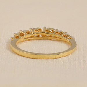 Bague demi-éternité en or jaune 14 carats avec diamant rond de laboratoire de qualité supérieure, bijou de promesse de mariage minimaliste et tendance pour elle - Product Image 5
