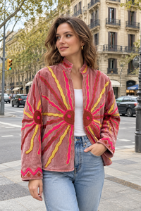 Veste d'hiver artisanale pour femme, style bohème, motif floral Suzani, en velours brodé à la main, imprimé soleil. - Product Image 1