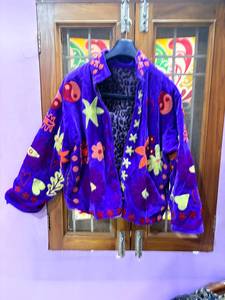 Veste en velours violet brodée pour femmes |   Broderie florale et sirène colorée |   Veste d'hiver bohème faite à la main - Product Image 4
