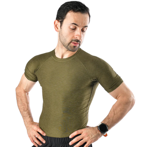 T-shirt de compression pour homme Olive personnalisé, séchage rapide, entraînement en salle de sport, course à pied, fitness, athlétique, manches courtes, performance - Product Image 1