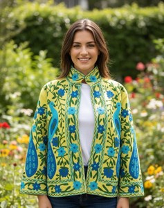 Veste en velours brodée à la main de style vintage Suzani, broderie paon, manteau bohème, vêtement d'extérieur artisanal indien, blazer d'hiver - Product Image 1