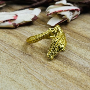 Bagues élégantes en laiton plaqué or 18 carats, motif crocodile/alligator, style bohème et gothique, pour femme, pour déclaration, mariage et fiançailles - Product Image 4