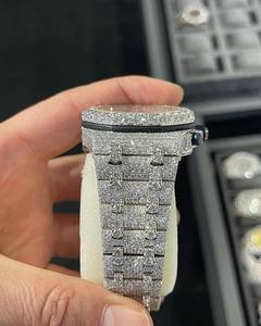 Montre en moissanite de style japonais la plus vendue, résistante aux chocs et étanche, idéale pour les activités de plein air, disponible à la vente - Product Image 2