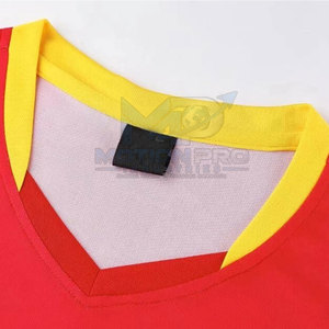Ensemble Maillot et Short de Football Personnalisé Léger pour Homme – Écologique, Respirant, 100% Polyester, Coutures Renforcées pour une Durabilité Accrue - Product Image 5