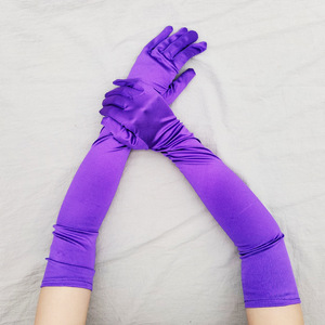 Gants longs en satin de 55 cm pour femmes et jeunes filles, élégants, personnalisés, blancs, verts, noirs, violets, pour événements, danse, mariage, opéra - Vente en gros - Product Image 3