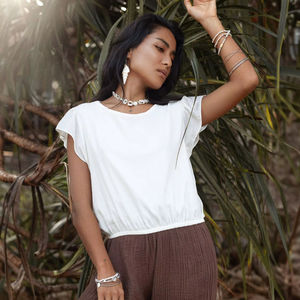 เสื้อครอปผ้าฝ้ายสำหรับผู้หญิงพร้อมแขนเสื้อแบบมีหมวก สไตล์ฤดูร้อน น่ารัก ทันสมัย เสื้อลำลองแบบผูกเชือก ไซส์พลัส ชุดสำหรับวันหยุด - Product Image 1