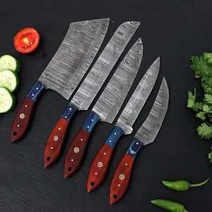 Ensemble de 5 couteaux de cuisine écologiques en acier Damas à lame droite avec manche en bois : Couteau de chef, Santoku, Hachoir, Couteau utilitaire, Couteau d'office - Product Image 5