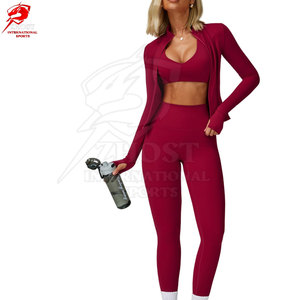 Ensemble de yoga 3 pièces haute performance avec logo personnalisé, doté d'un tissu extensible confortable pour un style de vie actif et les entraînements - Product Image 6