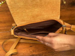 Bolso bandolera de cuero con solapa, diseño moderno y personalizado, bolso de hombro acolchado de cuero genuino con entramado de diamantes para mujer - Product Image 6