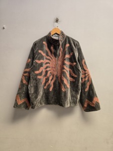 Veste Suzani en velours anthracite pour femme, broderie artisanale motif soleil en cuivre, style bohème ethnique, manteau réversible d'automne, vente en gros, créateur - Product Image 1
