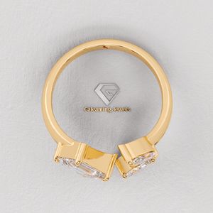 Anillo de compromiso Toi Et Moi con diamante cultivado en laboratorio de corte esmeralda, chapado en oro rosa de 14K, anillo nupcial abierto minimalista. - Product Image 6