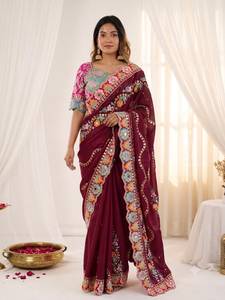 Sari en soie Rangoli de la marque Designer Dori avec broderie à sequins, accompagné d'un chemisier en soie Banglory mono entièrement brodé. - Product Image 1