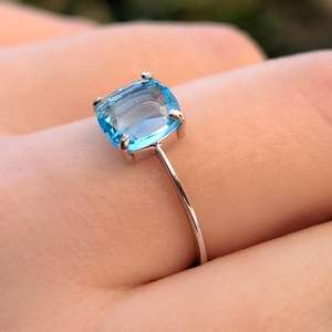 Anillo apilable solitario cuadrado de topacio azul, plata de ley 925, chapado en oro de 14 quilates, joyería duradera con piedras preciosas para mujer - Product Image 5