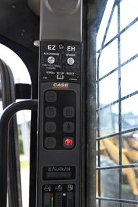 Chargeuse sur chenilles TR340 robuste disponible à l'exportation - Product Image 6