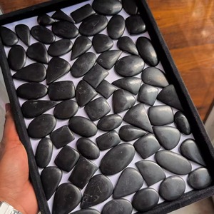 Cabujón de Shungita Negra Elegante y Delicado, Hermoso Mezcla de Formas Azules, Grado AAA, Colgante Suelto Natural, Gema Certificada por Terceros - Product Image 3
