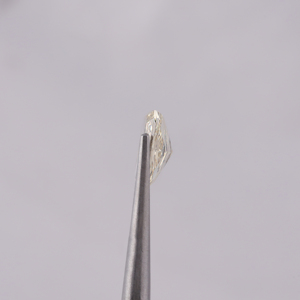 Diamante Cultivado en Laboratorio de Corte Radiante Amarillo Intenso de 1.4 Quilates, Piedra Suelta con Certificación IGI, Relleno Sintético para Joyería - Product Image 2