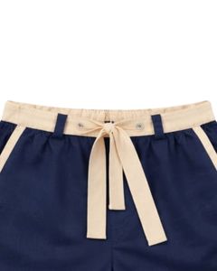 Conjunto de dos piezas personalizado para hombre, camiseta sin mangas azul marino y pantalones cortos, conjunto informal de verano de algodón con ribete en contraste y cordón ajustable. - Product Image 6