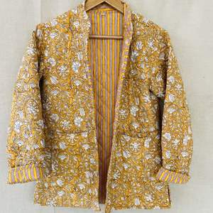 Chaqueta de algodón acolchada vintage hecha a mano, chaqueta de algodón vintage Jaipuri de manga larga - Product Image 1