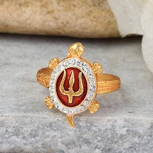 Anillo de Tortuga de Latón Chapado en Oro con Diseño de Trishul, Esmalte Rojo y Circonita Cúbica para Joyería de Moda Vaastu Fengshui - Product Image 6