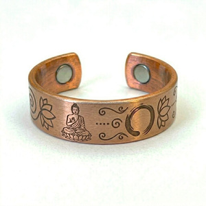 Anillo de Cobre Puro Premium con Árbol de la Vida • Anillo de Lujo con Grabado de Hojas Botánicas y Propiedades Curativas - Product Image 4