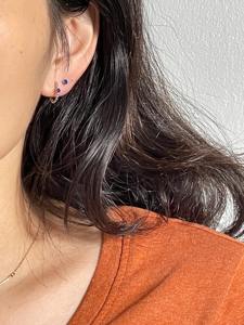 Pendientes de Aro Huggie con Cuentas de Oro Rosa de 14K y Zafiro Azul, Minimalistas, Delicados, con Piedras Preciosas, Elegantes, Regalo de Joyería para Mujeres y Niñas, para Fiestas - Product Image 4